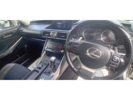 2017 Lexus IS - photo 19