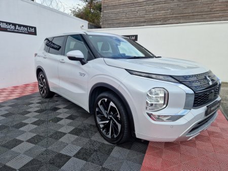2022 Mitsubishi Outlander - photo 2