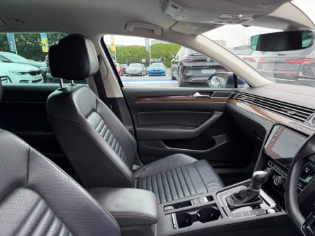 2019 Volkswagen Passat - photo 16