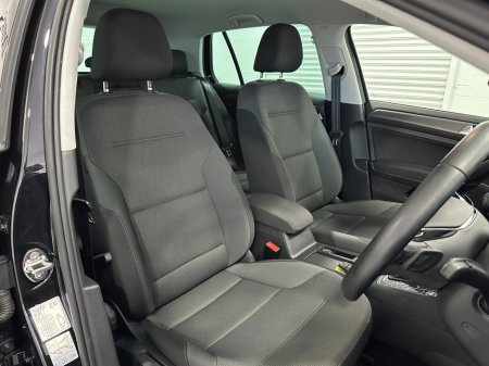 2020 Volkswagen Golf - photo 24