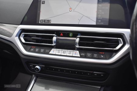 2022 BMW 3-Series - photo 18