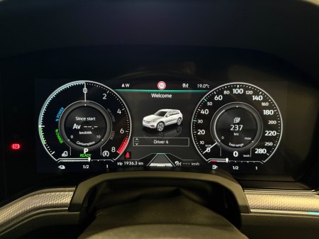 2021 Volkswagen Touareg - photo 13