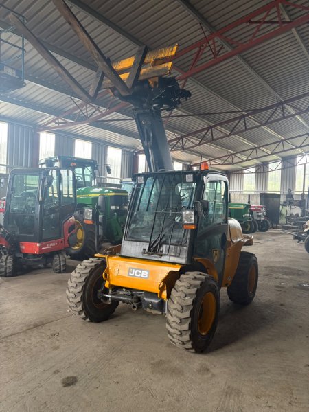 0 JCB 