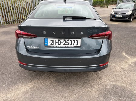 2021 Skoda Octavia - photo 2