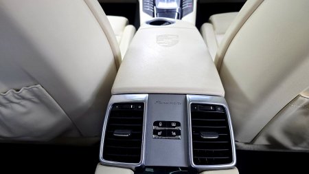 2016 Porsche Panamera - photo 30