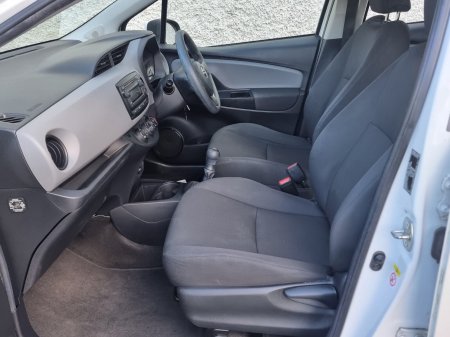 2015 Toyota Yaris - photo 22