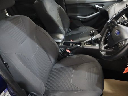 2016 Ford Focus - photo 22