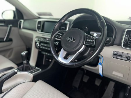 2020 Kia Sportage - photo 2