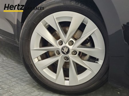 2025 Skoda Octavia - photo 6