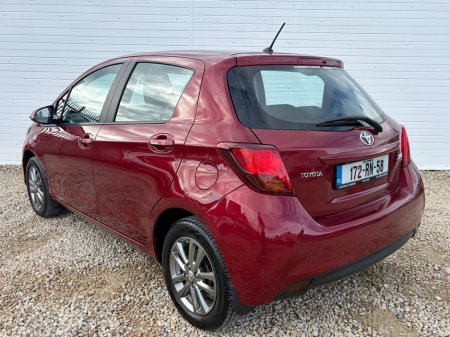2017 Toyota Yaris - photo 2