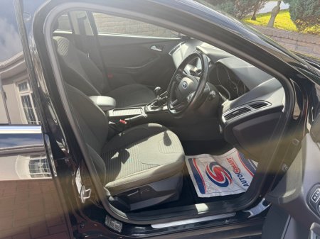 2016 Ford Focus - photo 14