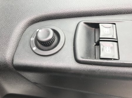 2020 Renault Trafic - photo 16