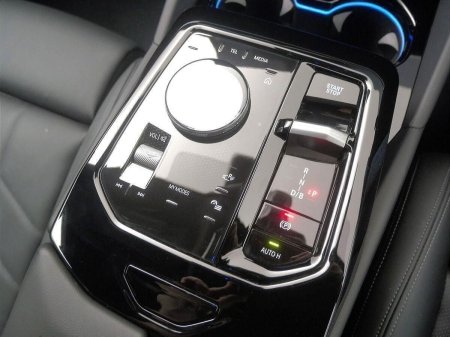 2025 BMW i5 - photo 10