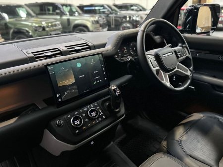 2025 Land Rover Defender - photo 17
