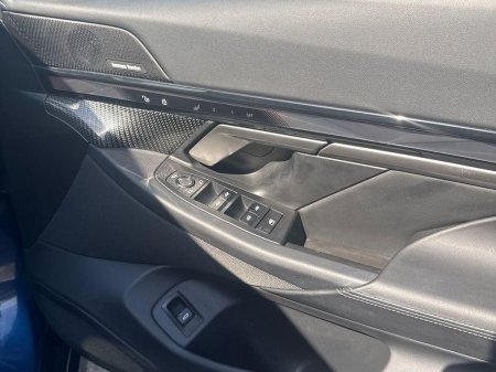 2024 BMW 5-Series - photo 21