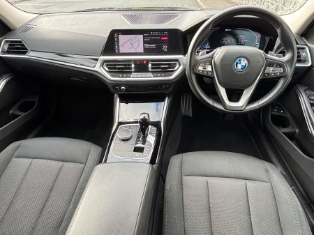 2021 BMW 3-Series - photo 10