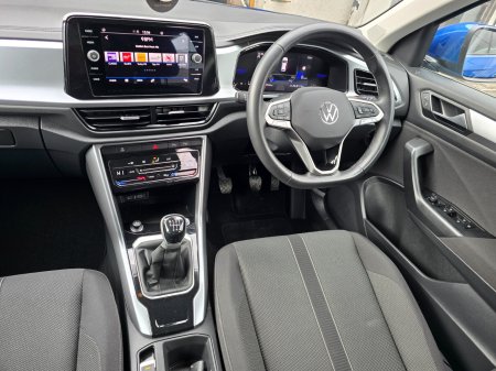 2024 Volkswagen T-Roc - photo 17
