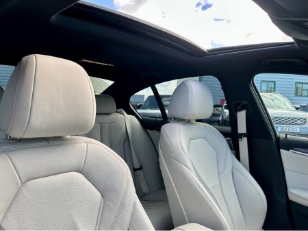 2022 BMW 5-Series - photo 5