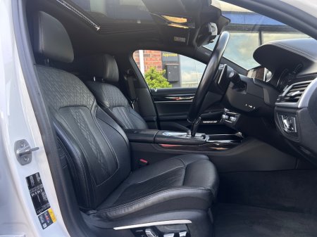 2017 BMW 7-Series - photo 23