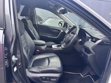 2021 Toyota RAV4 - photo 9