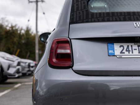 2024 Fiat 500e - photo 10