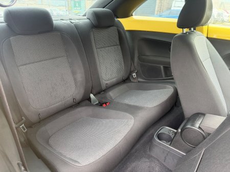2013 Volkswagen Beetle - photo 16