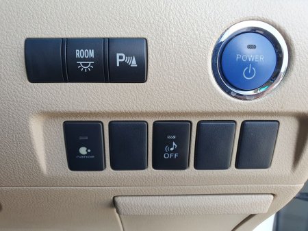 2013 Toyota Alphard - photo 12