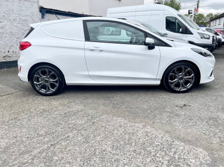 2022 Ford Fiesta - photo 12
