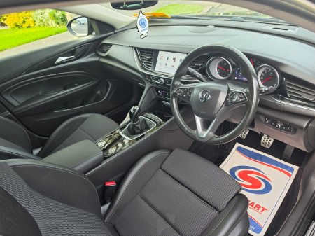 2017 Vauxhall Insignia - photo 13