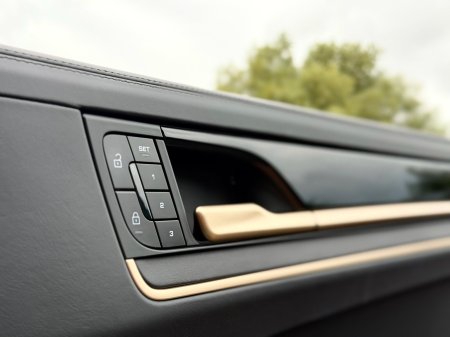 2025 Porsche Cayenne - photo 20