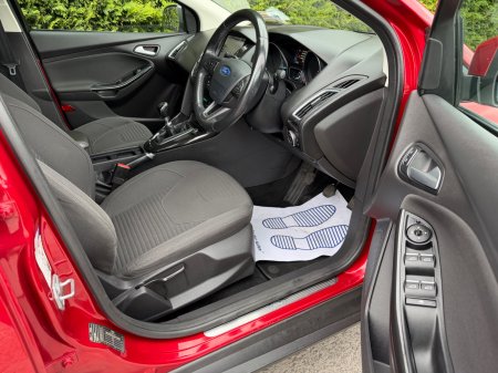 2016 Ford Focus - photo 18