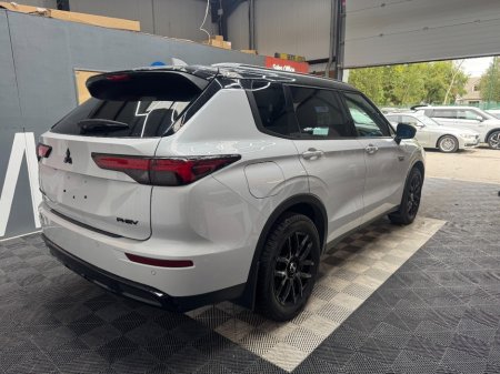 2023 Mitsubishi Outlander - photo 3