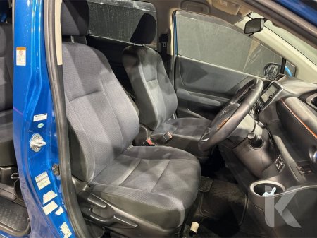 2017 Toyota Sienta - photo 16