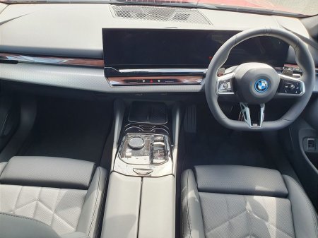 2026 BMW 5-Series - photo 4