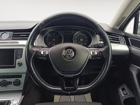 2016 Volkswagen Passat - photo 10