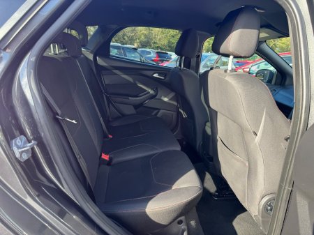 2018 Ford Focus - photo 15
