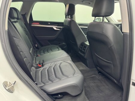 2019 Volkswagen Touareg - photo 12