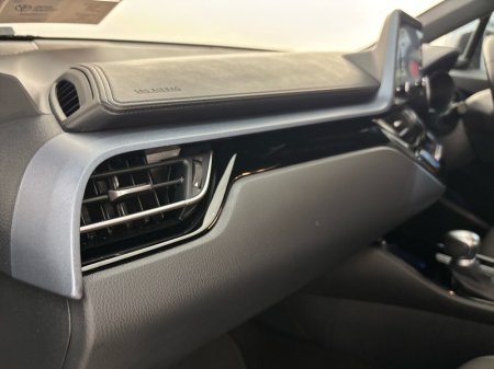 2020 Toyota C-HR - photo 19