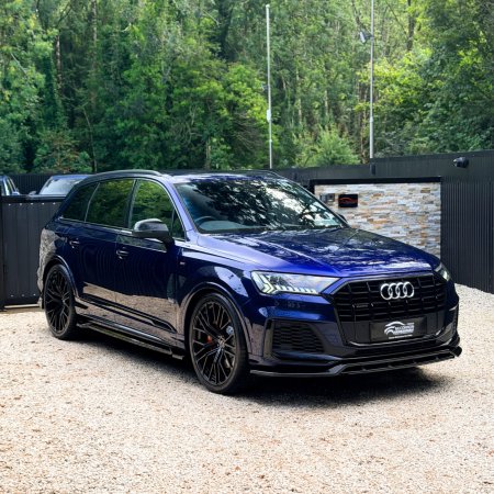 2022 Audi Q7 55 TFSI e S Line