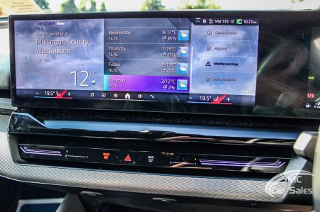 2025 BMW 5-Series - photo 25