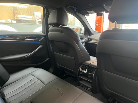 2021 BMW 5-Series - photo 17