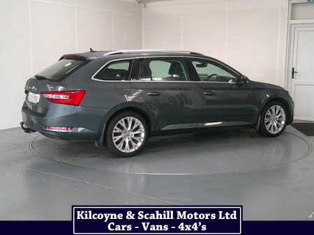 2022 Skoda Superb - photo 8
