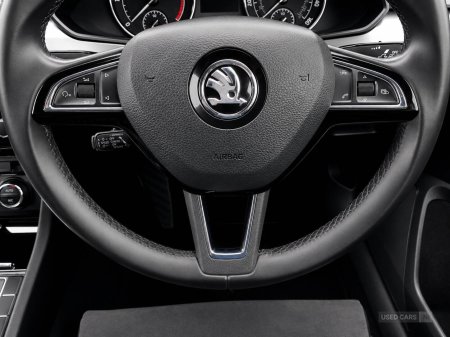 2016 Skoda Superb - photo 16