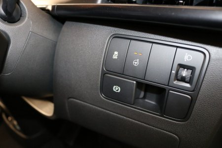 2027 Hyundai Staria - photo 17
