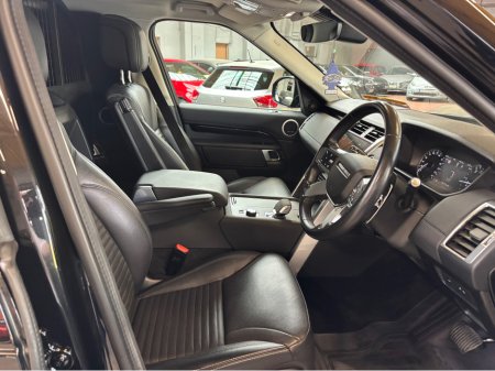 2022 Land Rover Discovery - photo 9