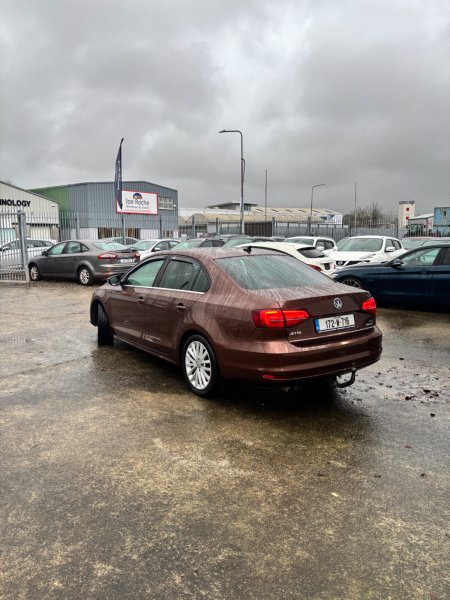 2017 Volkswagen Jetta - photo 4