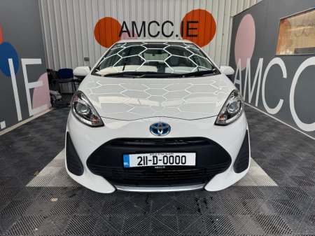 2021 Toyota Aqua - photo 2