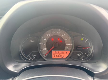 2019 Toyota Vitz - photo 4