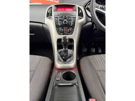2011 Opel Astra - photo 11