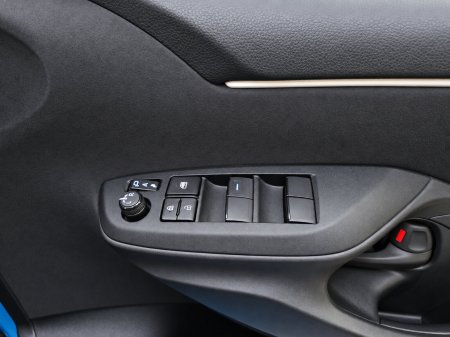 2023 Toyota Yaris - photo 25